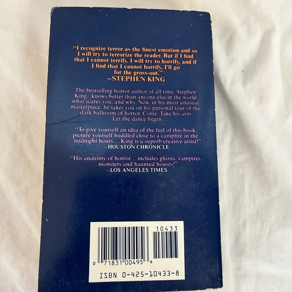 RARE BERKLEY 1982  Edition Of DANSE MACABRE  by Stephen King - Picture 2 of 3